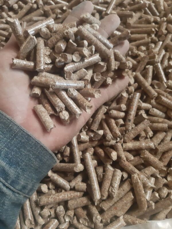 Pine Wood Pellet 15kg packing Bulk For Sale 6mm,8mm - Image 2