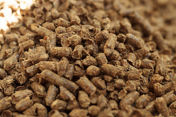 Pine Wood Pellet 15kg packing Bulk For Sale 6mm,8mm - Image 6