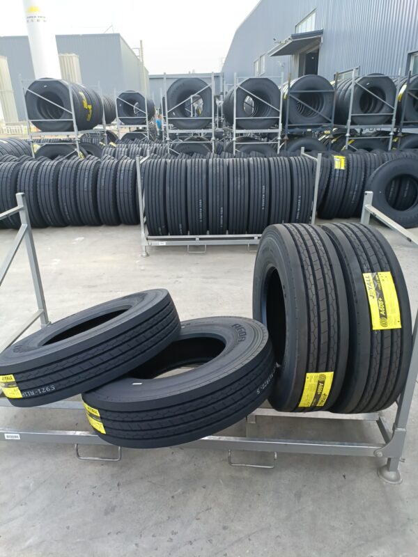 Supply Truck Tire 315 70R22.5 Low Price For Wholesale - Image 3