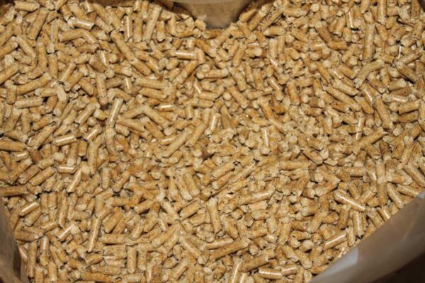 Wood pellets wholesale worldwide 15kg Bags packaging for sale - Image 12